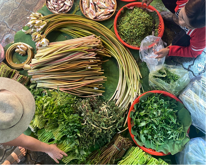 Vegetable stall at Boeng Trabaek Market